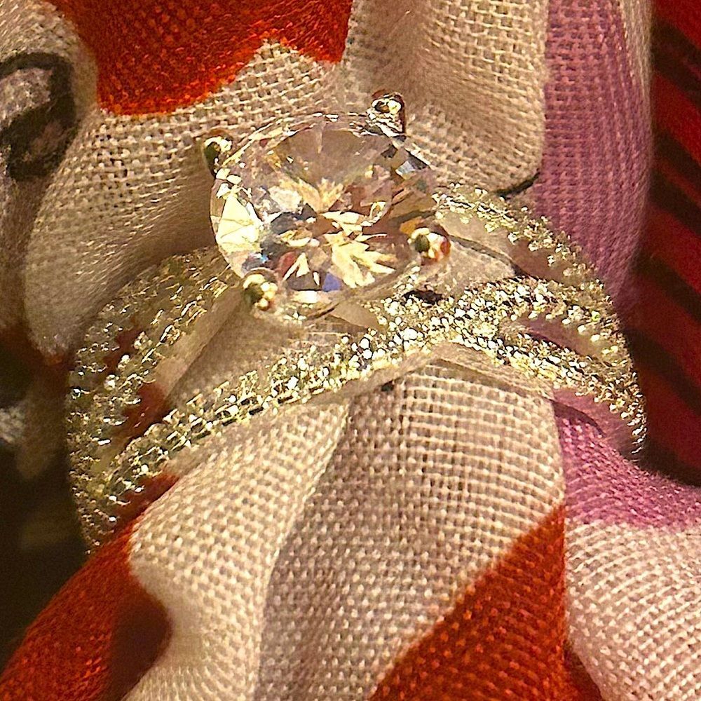 Moissanite 1.25kt Diamond Ring sz8 925 band. So stunning! Brand new!